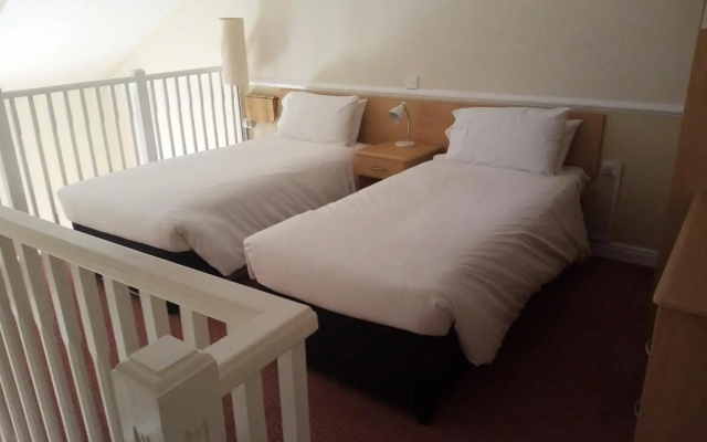 Moreton Park Lodge