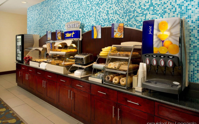 Holiday Inn Express Hotel & Suites Tullahoma by IHG