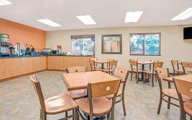 Blaine Town Inn & Suites