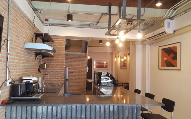 Haus Sathorn 11 Bed & Breakfast