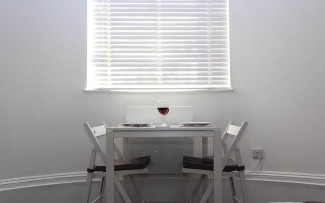 2 Kings Road Executive Studio Apartment