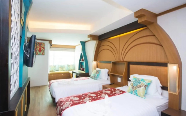 Phi Phi Nice Beach Hotel Hip