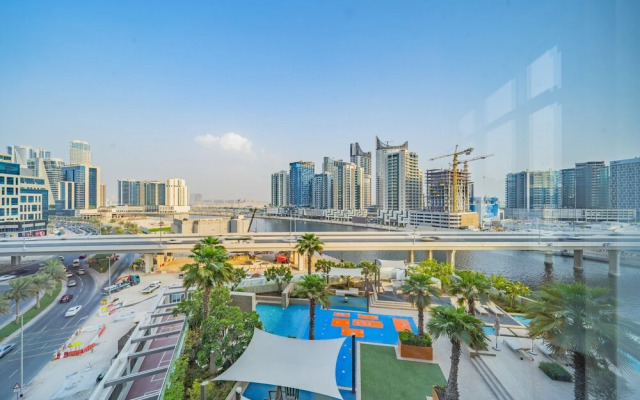 Monty - Eloquent Cozy Studio with Incredible Canal Views