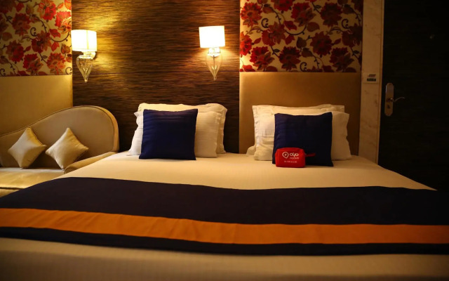 OYO 857 The First Hotel