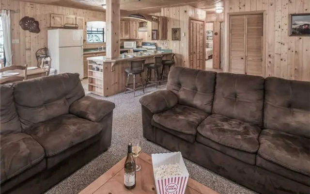 123 Rising Hill - Two Bedroom Cabin