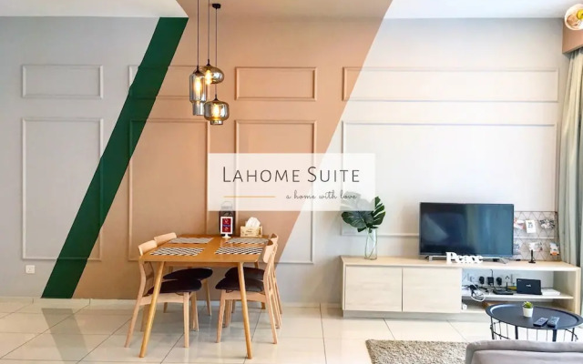 The Robertson KL By Lahome Suite