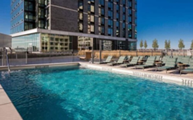 Home Away Luxury Apartments at Warren