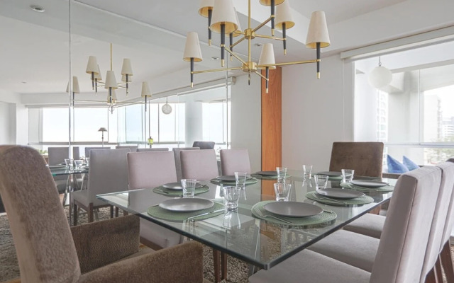 Boardwalk Modern Apartment With Oceanview