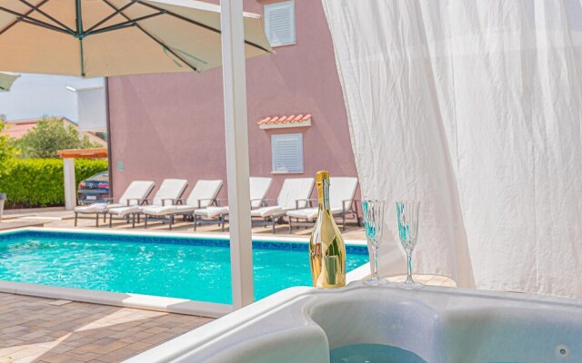 Awesome Home in Brodarica with Hot Tub, WiFi & 6 Bedrooms