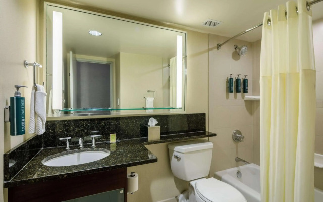 DoubleTree by Hilton Hotel Denver