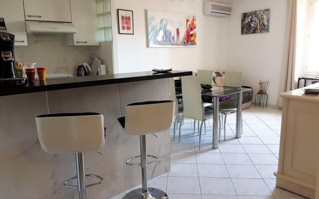 Lady's Joffre Palazzo