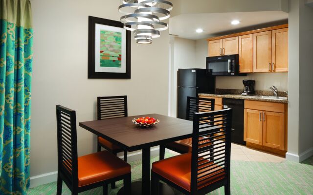 Harborside Resort & Vacation Rentals at Atlantis