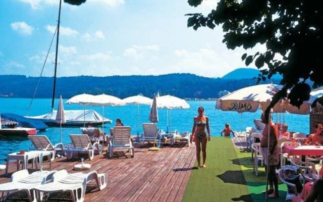 Seehotel Frank Directly On The Lake