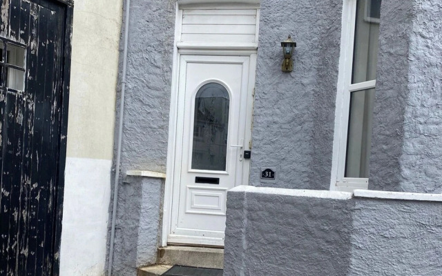 Studio Flat Yards From Bournemouth Beach