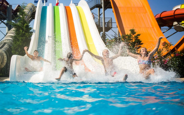 Caretta Beach Resort & Waterpark
