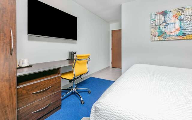 Microtel Inn & Suites by Wyndham Austin Airport