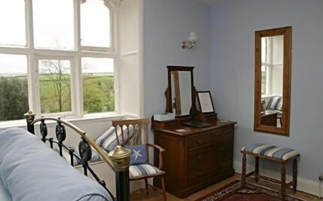 Molesworth Manor