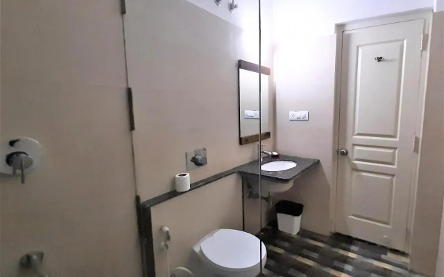 Lakeside Inn Ratanada