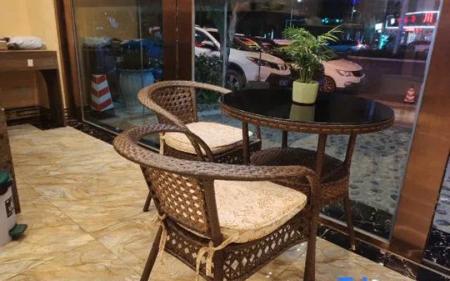 Yinhe Hotel