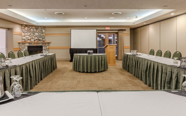 Tigh-Na-Mara Seaside Spa Resort