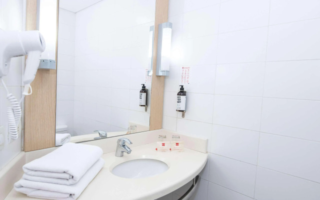 ibis Medellin