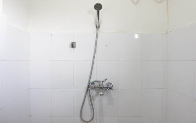Comfy & Clean 2Br Apartment At Gateway Ahmad Yani Cicadas