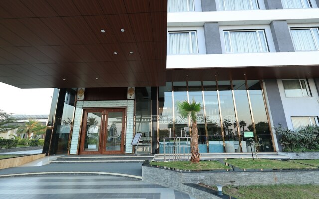 Krishna Hotel And Resort