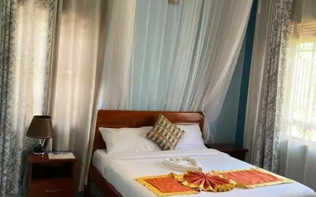Mary Keeri Suites