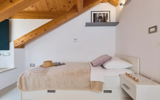 B18 Apartment