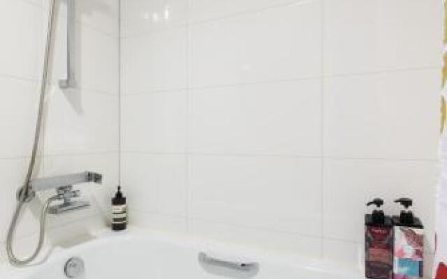 Stylish Xindian Cozy 2B Room