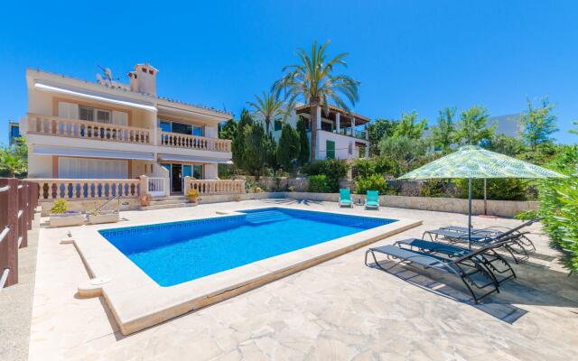 M&M - Apartment with sea views in Portocolom. Free WiFi