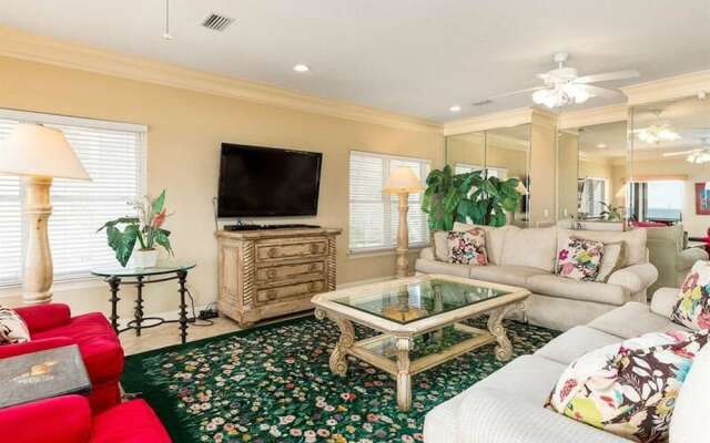 Drottningholm by Meyer Vacation Rentals