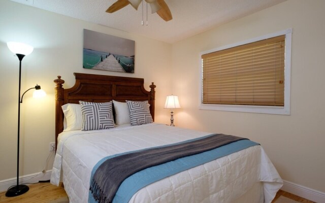 1 Step Closer 2 Bedroom Villa by RedAwning