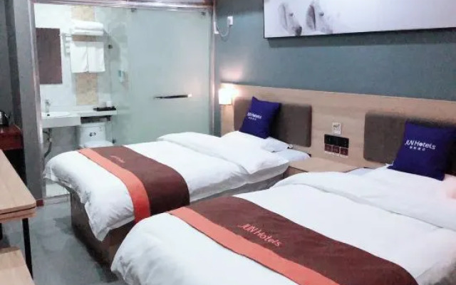 Junyi Chain Hotel (Nanjing South Railway Station Hongyun Avenue Subway Station)