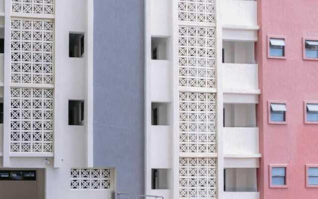 Lux Suites 3rd Avenue Seaview Apartments