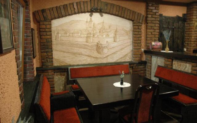 Гостиннии Двір