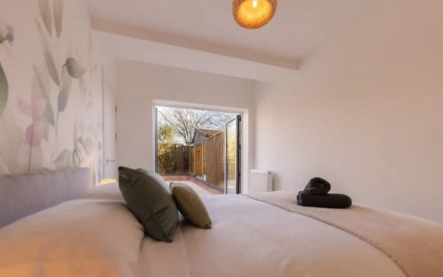Luxury 8 Bed Home Manchester