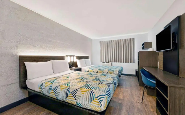 Howard Johnson Cedar Rapids