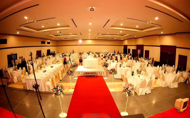 Royal Diamond Hotel