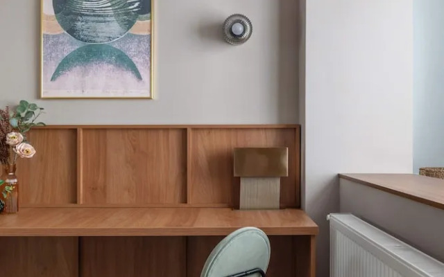 HOLT’s Sublime Minty Green 1BR on the Park