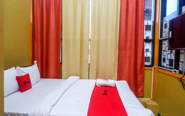 RedDoorz Syariah near Exit Toll Ngemplak Solo