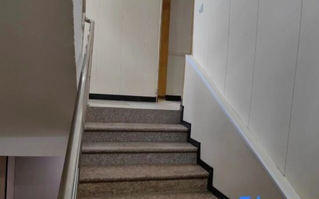 Jiangyang Business Hotel (Shanghai Shuangyang Road)