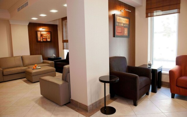 Check Inn Hotel