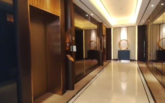 Homey 3Br With Private Lift At Grand Sungkono Lagoon Apartment