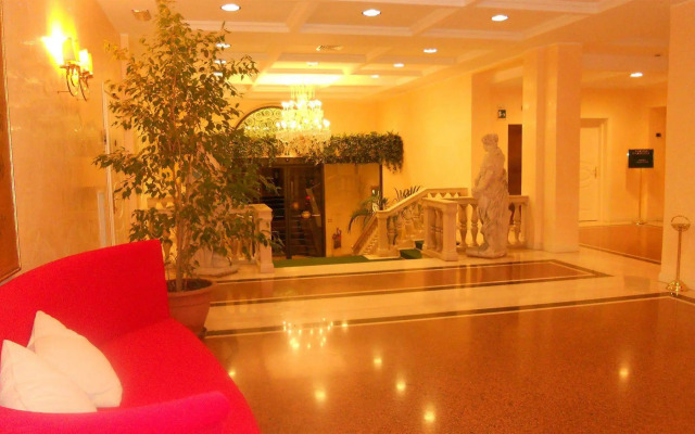 Ambassador Palace Hotel