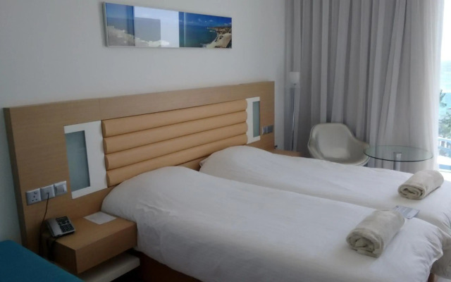 Vrissaki Beach Hotel