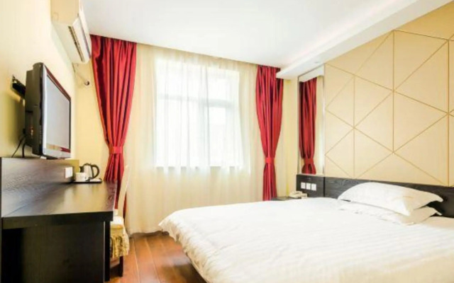 Fest Hotel Chain (Jiuhuashan Subway Station)