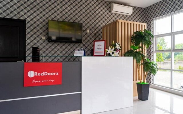 Formerly Reddoorz Plus Near Teras Kota 3