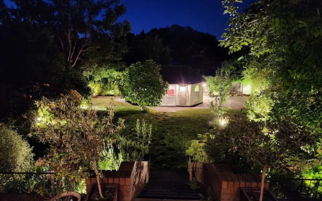 London Family Home-amazing Garden