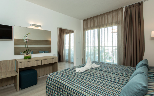 Kapetanios Bay Hotel Protaras